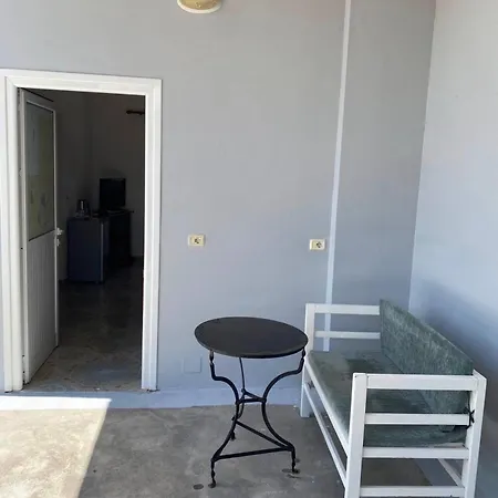 Dimora Seaside Apartments קסאמיל